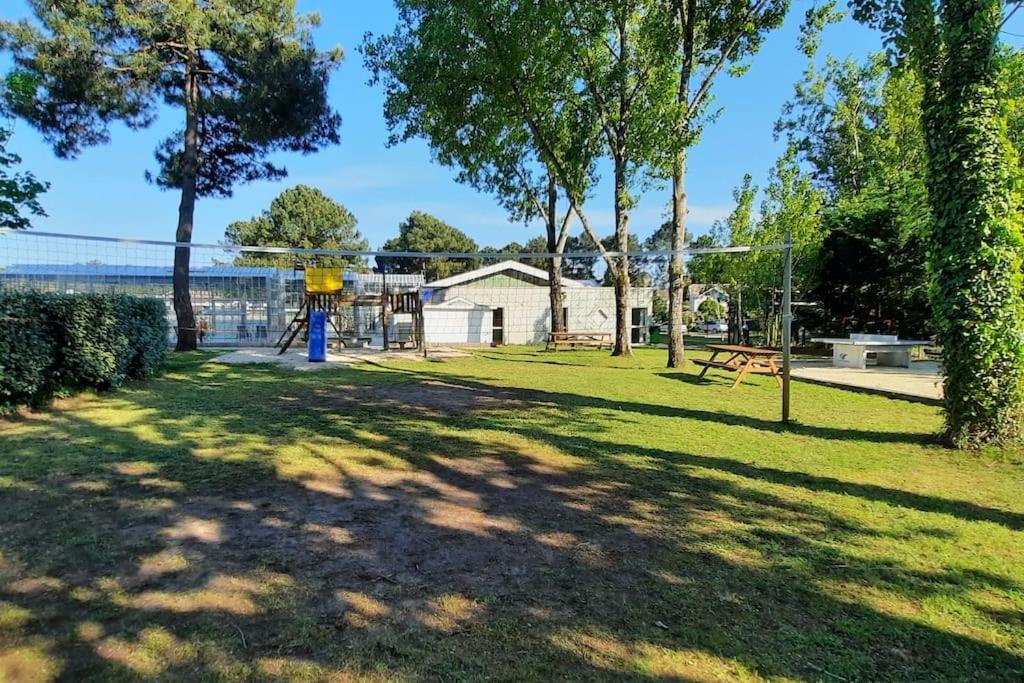 Chez Ced Et Laeti, Appartement Prive Avec Jardin Et Terrasse Dans Residence L'Estuaire Muni D'Une Piscine Couverte Et Aire De Jeu, Linge De Lit Et De Salle D'Eau Ainsi Que Tele, Compris Dans Le Tarif Profitez A Fond De Notre Belle Region Le Verdon-sur-Mer Buitenkant foto