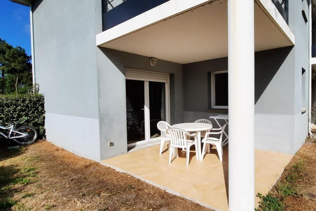 Chez Ced Et Laeti, Appartement Prive Avec Jardin Et Terrasse Dans Residence L'Estuaire Muni D'Une Piscine Couverte Et Aire De Jeu, Linge De Lit Et De Salle D'Eau Ainsi Que Tele, Compris Dans Le Tarif Profitez A Fond De Notre Belle Region Le Verdon-sur-Mer Buitenkant foto