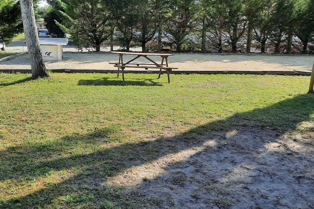 Chez Ced Et Laeti, Appartement Prive Avec Jardin Et Terrasse Dans Residence L'Estuaire Muni D'Une Piscine Couverte Et Aire De Jeu, Linge De Lit Et De Salle D'Eau Ainsi Que Tele, Compris Dans Le Tarif Profitez A Fond De Notre Belle Region Le Verdon-sur-Mer Buitenkant foto