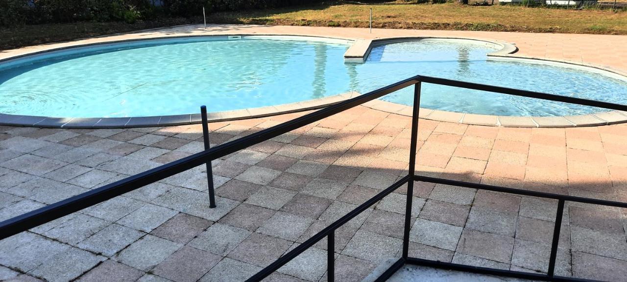 Chez Ced Et Laeti, Appartement Prive Avec Jardin Et Terrasse Dans Residence L'Estuaire Muni D'Une Piscine Couverte Et Aire De Jeu, Linge De Lit Et De Salle D'Eau Ainsi Que Tele, Compris Dans Le Tarif Profitez A Fond De Notre Belle Region Le Verdon-sur-Mer Buitenkant foto